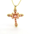 Collana con ciondolo a croce dorata e zirconi rosa scintillanti su catena a sfere fine - Rosa