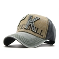 Detailnaht der Vintage Khaki Baseballkappe mit gesticktem K-Patch und Live All Aufdruck - M (56-58cm) / Armeegrüne Krempe Khaki Top