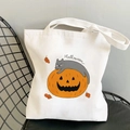 Halloween Canvas Einkaufstasche mit grauer Katze auf Kürbis und buntem Blattdruck - Graue Katze Stil 2