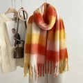 Lunga sciarpa in mohair a quadri con frange su un cappotto per lo stile autunnale - 38*250cm / Quadri Arancio Rosso
