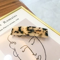 Minimalist 8.5cm acetate hair clip in retro cream and brown tortoiseshell pattern - Beige Tortoise Shell
