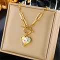 Goldene Büroklammerkette mit facettiertem Regenbogen-Kristallherz und OT-Knebelverschluss - Herzförmiger Irisierender Kristallanhänger-Stil (N2267)