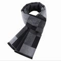 Klassieke geruite wintersjaal in donkergrijs en zwart met zachte franjes - Kwastje stijl / Zwart Grijs Geruit