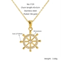 Dettagli dimensionali e ciondolo a timone in acciaio placcato oro 18K con piccoli cristalli - Timone
