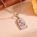 Collana Con Cristalli Colorati E Finestra In Acciaio