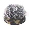 Cappello parrucca mimetico con folti capelli sintetici grigi per feste e pesca - M (56-58cm) / Mimetico Verde Scuro + Grigio