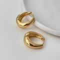 Orecchini a cerchio dorati a forma di U con un design minimalista a fibbia ovale - Oro (F107)