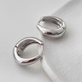 Orecchini a cerchio ovali in argento lucido con chiusura a scomparsa minimalista - Argento (F107)