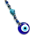 Dettaglio del ciondolo Occhio di Allah in vetro blu con perlina a forma di pesce - Ciondolo da 40mm