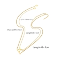 Collier double rang doré avec pendentif lettre P et dimensions détaillées de chaîne. - Or|f