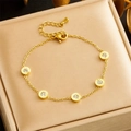 Bracciale in acciaio inossidabile dorato con pendenti a cifre romane e cristalli chiari - Bracciale (B1383)