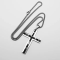 Minimalistische silberne Wellenkreuz-Halskette mit Rundbox-Kette aus poliertem Titanstahl - 60cm Boxkette / Schwarz