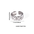 Silver quilted titanium steel ring with fishtail pattern and dot engraving details - TYR0376 / Silver Quilted Dotted