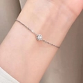 Elegante bracciale in acciaio al titanio argento con pietra di zircone tonda minimalista - Bracciale / Color Acciaio