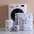 Detail of fine mesh laundry bags with tropical leaf print and protective blue zipper - 6-Piece Set - Cactus & Blue Leaf