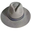 Sombrero de sol trenzado gris para hombre con silueta fedora clásica y banda con textura - Talla única / Gris