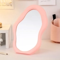 Specchio da trucco rosa a forma di nuvola irregolare per scrivania con vetro HD e cornice - Rosa