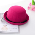 Bombetta in feltro di lana rosa fucsia con cinturino in pelle nera e tesa tonda - Fucsia