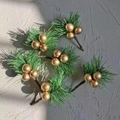 Aghi di pino artificiali con bacche dorate per ghirlande di Natale DIY e decorazioni - Bacca Dorata Ago di Pino (5 pezzi)