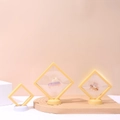 Amarillo Claro; 7*7*2cm (¡sin Incluir La Base!)