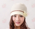 Bonnet de maternité beige à pois bruns et nœud latéral en coton doux pour femmes - Nœud à Pois / Jaune
