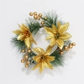 Corona de Navidad con flores doradas, agujas de pino y escarcha para decoración festiva - Corona de Poinsettia Dorada y Pino Nevado