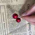 Realistic 10mm glossy red berry pendant with metallic stems for DIY Christmas decor - Red