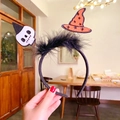 Cerchietto di Halloween con teschio bianco cappello da strega arancione e piume nere - Stile Teschio e Cappello da Strega