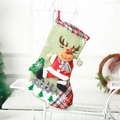 Grüner Sackleinen-Weihnachtsstrumpf mit Karomuster und 3D-Rentier-Filzapplikation - Großer Tanzender Rentier