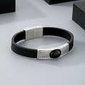Dettaglio di bracciale in pelle da uomo con chiusura magnetica in acciaio e cristalli - Stile Decorativo Cabochon Nero Argento (12mm22cm=KB102747-BD)