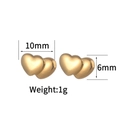 Dettaglio orecchini a cuore dorati che mostrano dimensioni di 10 mm di lunghezza e 6 mm - Cuore