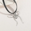 Choker in acciaio placcato oro 18K con fiocco in corda nera e ciondolo a cuore - Stile Cuore Fiocco Argento