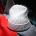 Gorro de punto de angora gris claro para mujer cálido y grueso diseño de invierno - M (56-58cm) / Gris/Blanco