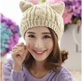 Berretto beige in maglia con graziose orecchie da gatto e trecce per donna - Taglia unica / Beige