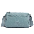 Bolso bandolera de nailon azul claro para mujer con múltiples bolsillos y logo - Azul Flor de Día