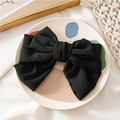 Elegante pasador de pelo con triple lazo negro en tela texturizada de calidad - Tres capas Negro
