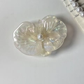 Detalle de pinza para el pelo de acetato nacarado con perla sintética y acabado irisado - 1# Blanco Sirena