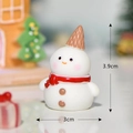 Pupazzo di neve in resina in miniatura con cappello a cono, misura 3,9 cm x 3 cm - No.4 Pupazzo di neve con sciarpa rossa