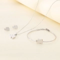 Conjunto de joyas elefante plateado con collar pulsera y pendientes en fondo texturizado - Juego de Tres Piezas Color Acero (KS119849-K)