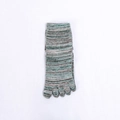 Wadenhohe Fünfzehensocken für Yoga mit bunt gestreiftem Strickmuster in Grün und Rosa - Hellblau Melange Gestreift
