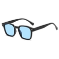 Gafas de sol retro cuadradas negras con lentes azul claro y detalles plateados - Montura Negra Lentes Azules