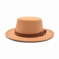 Cappello in feltro di lana color cammello con nastro in pelle marrone e fibbia argento - M (56-58cm) / Cammello