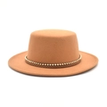 Cappello boater da donna in feltro di lana caramello con fascia di perline dorate - M (56-58cm) / Cammello