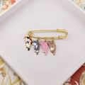 Spilla da balia in lega con ciondoli a gatto per decorazione di abiti e borse - Combinazione di gatto calicò grigio rosa e gatto soriano (2)