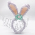 Süßer lila Plüsch-Hasenohren-Haarreif mit minzgrüner Satinschleife und rosa Innenohren - Lila Hase mit Blumen