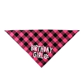Dettaglio bandana per cani a quadretti rosa e nero con stampa Birthday Girl - Bandana di compleanno a quadri rosa per ragazza