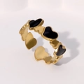 Verstellbarer vergoldeter Edelstahlring mit verbundenen schwarzen Emaille-Herzen - Schwarz