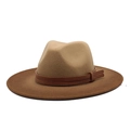 Detail der Fedora-Hut in Khaki und Dunkelbraun mit Lederband und Wollfilz-Textur - M (56-58cm) / Braun