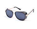 Vista detallada de gafas de sol tipo piloto en negro y oro con protectores laterales de metal - Montura Negro Mate Patillas Doradas Lentes Negras