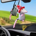 Set di due decorazioni per auto a forma di opossum all'uncinetto con cappello a fungo - Stile B Possum con Cappello a Fungo